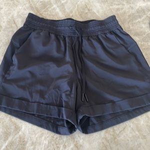 Lululemon Casual Short Size 4